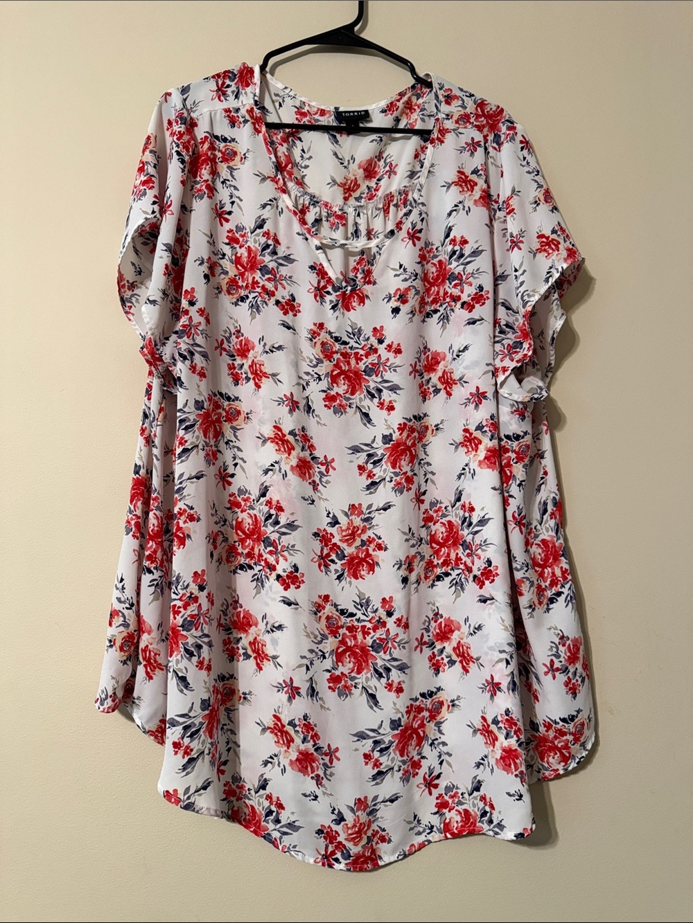 Torrid Women's White Floral Cutout Neck Blouse